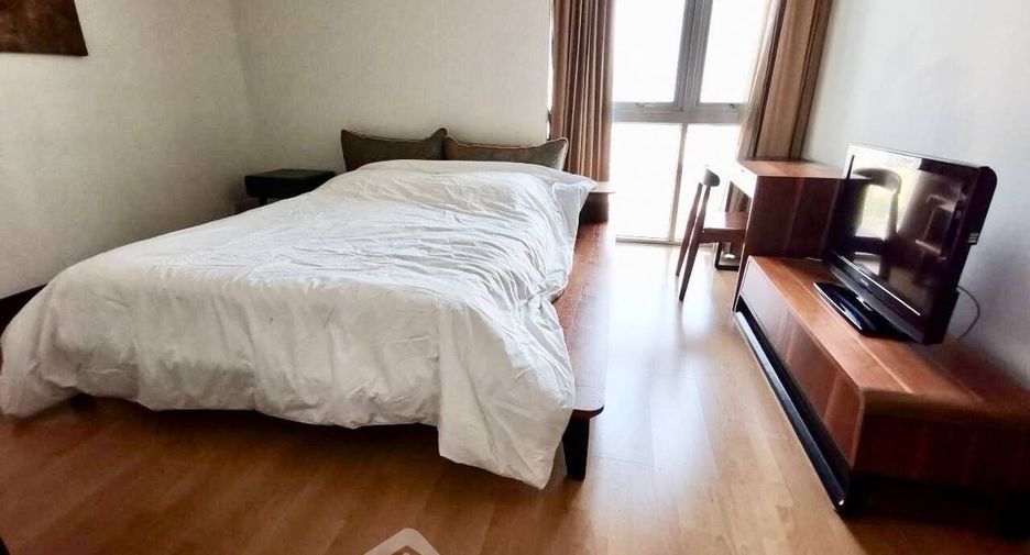 For rent 3 ベッドルーム condo in Khlong Toei, Bangkok