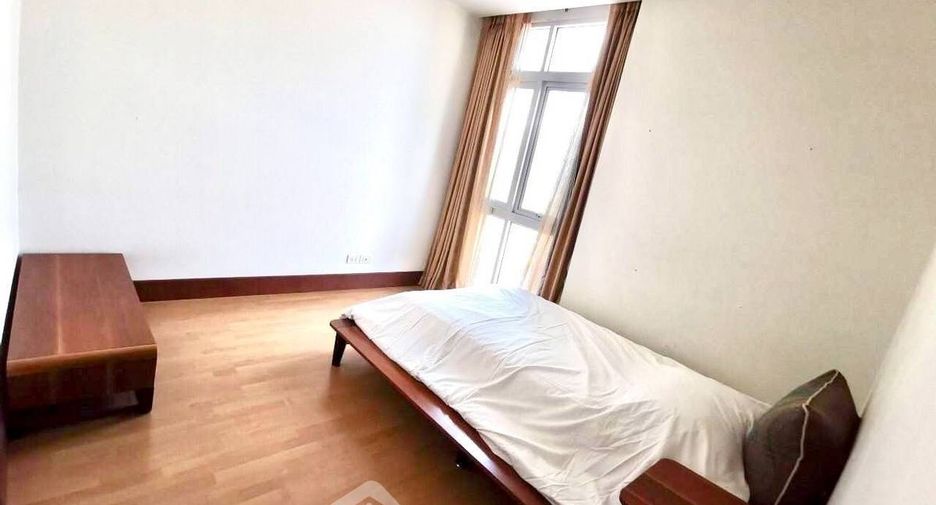 For rent 3 ベッドルーム condo in Khlong Toei, Bangkok