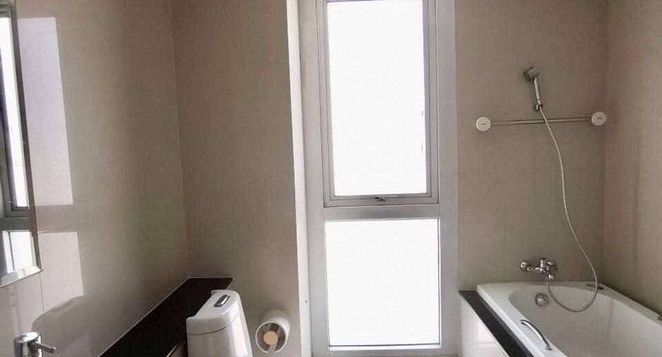For rent 3 ベッドルーム condo in Khlong Toei, Bangkok