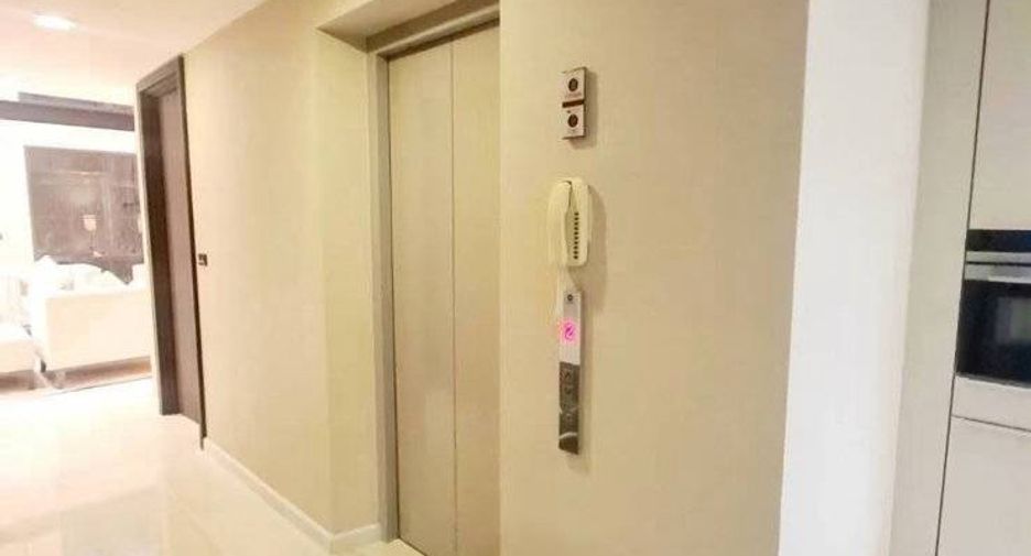For rent 4 bedrooms townhouse in Watthana, Bangkok