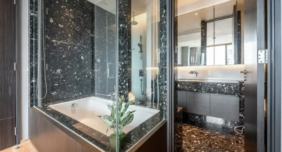 For rent and for sale 1 bed condo in Khlong Toei, Bangkok