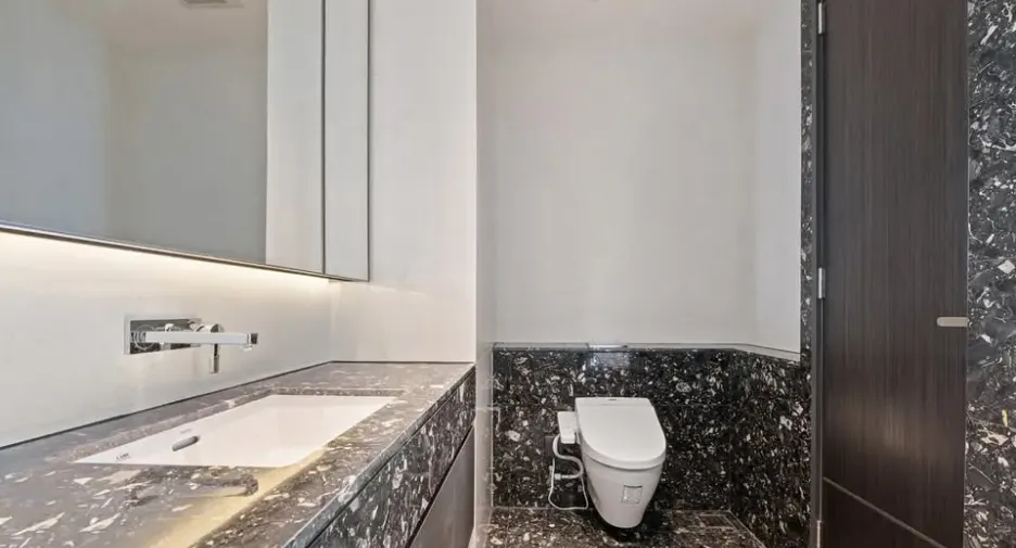 For rent and for sale 1 bed condo in Khlong Toei, Bangkok