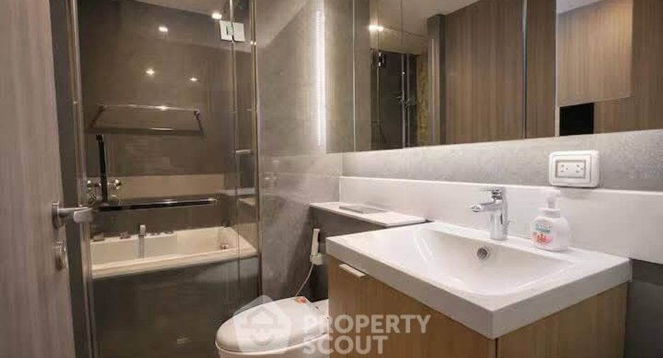 For rent 1 bed condo in Khlong Toei, Bangkok