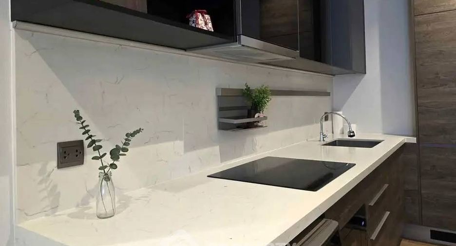 Wohnung zur Miete mit 2 Zimmer in Pathum Wan, Bangkok