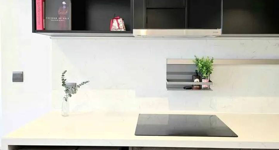 Wohnung zur Miete mit 2 Zimmer in Pathum Wan, Bangkok