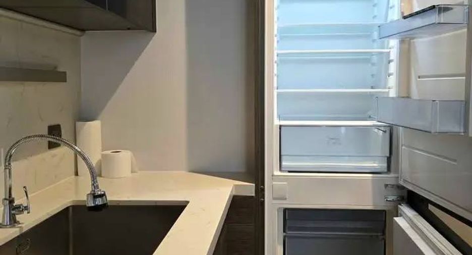 Wohnung zur Miete mit 2 Zimmer in Pathum Wan, Bangkok