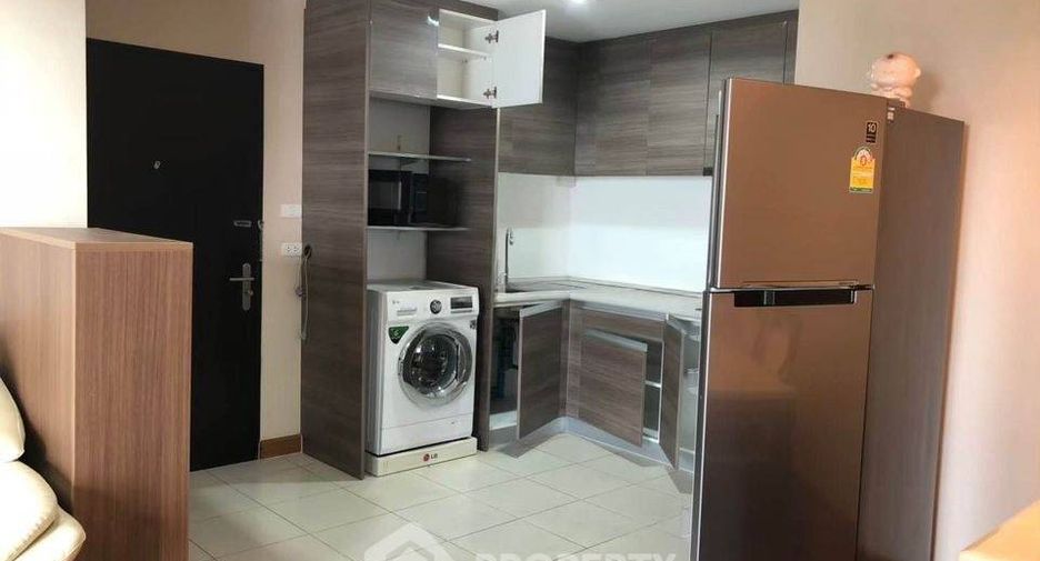 For rent 2 bedrooms condo in Huai Khwang, Bangkok