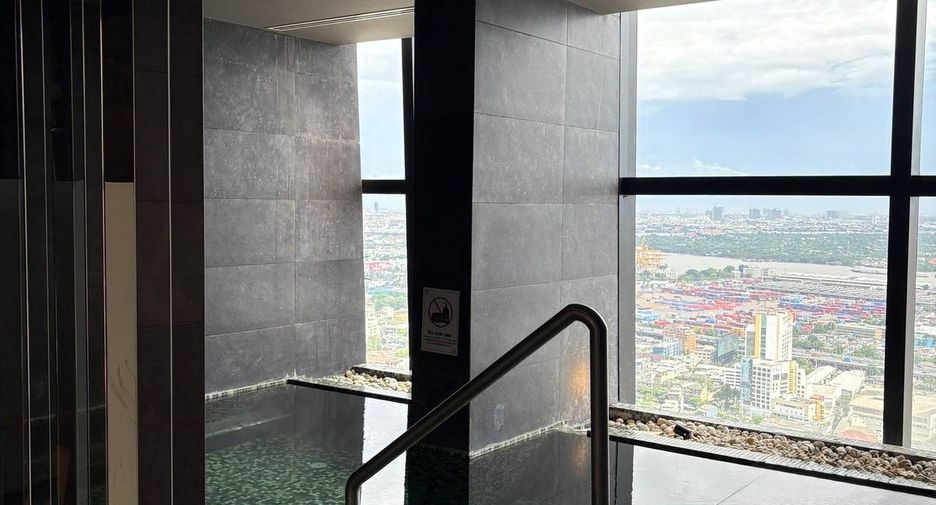For rent 1 bed condo in Khlong Toei, Bangkok