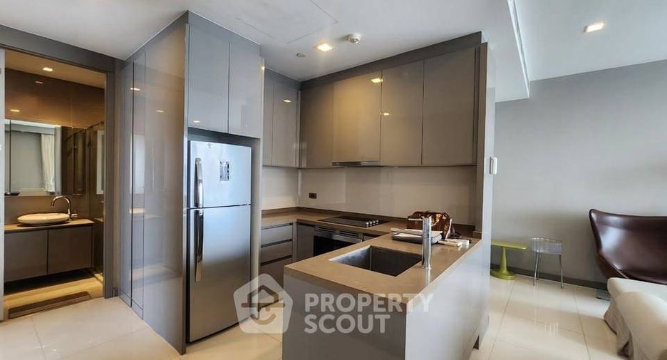 For rent 2 bedrooms condo in Bang Rak, Bangkok