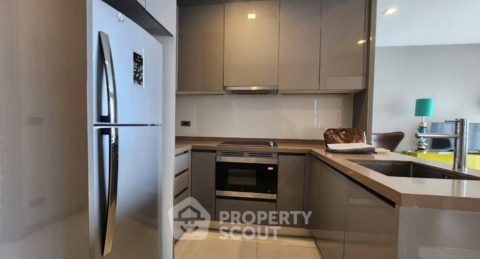 For rent 2 bedrooms condo in Bang Rak, Bangkok
