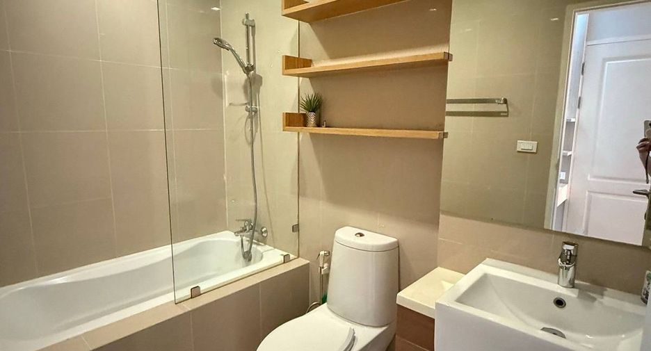 Condo en alquiler de 1 habitaciones en Khlong Toei, Bangkok