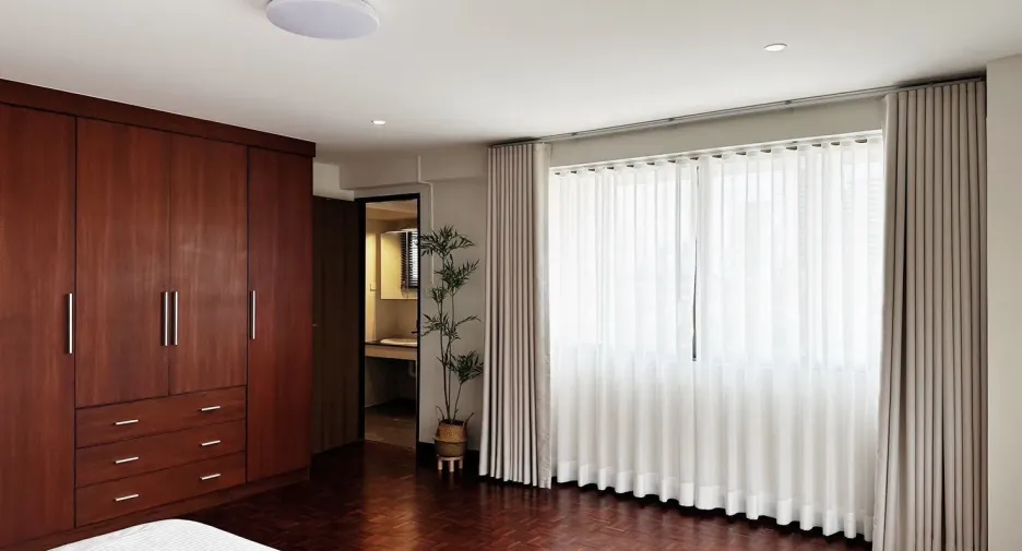 For rent 3 bedrooms condo in Khlong Toei, Bangkok