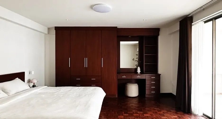 For rent 3 bedrooms condo in Khlong Toei, Bangkok