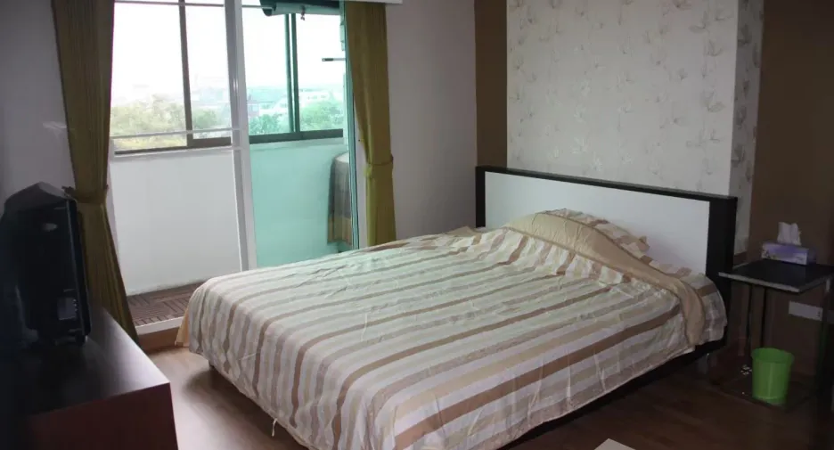 For rent 2 bedrooms condo in Phra Khanong, Bangkok