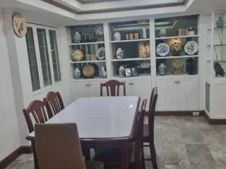 Casa adosada en alquiler de 4 habitaciones en Watthana, Bangkok