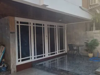 Casa adosada en alquiler de 4 habitaciones en Watthana, Bangkok