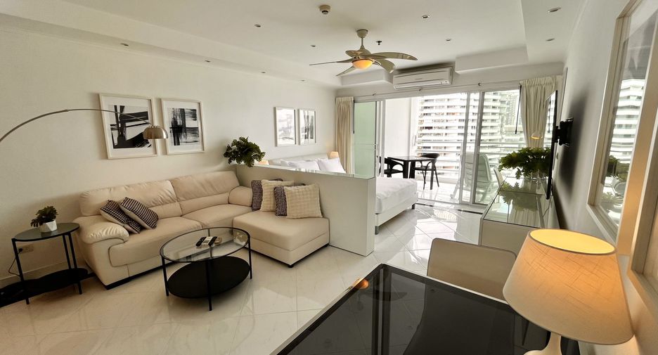 À louer studio condo à Pratumnak, Pattaya
