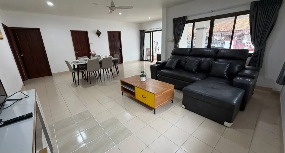 For rent 3 bedrooms villa in Bang Lamung, Chonburi