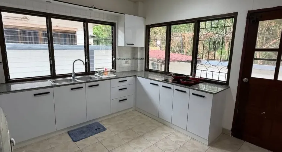 For rent 3 bedrooms villa in Bang Lamung, Chonburi