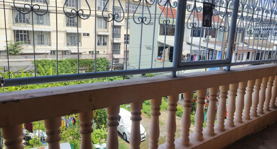 Reihenhaus zum Kauf mit 3 Zimmer in Bang Khen, Bangkok