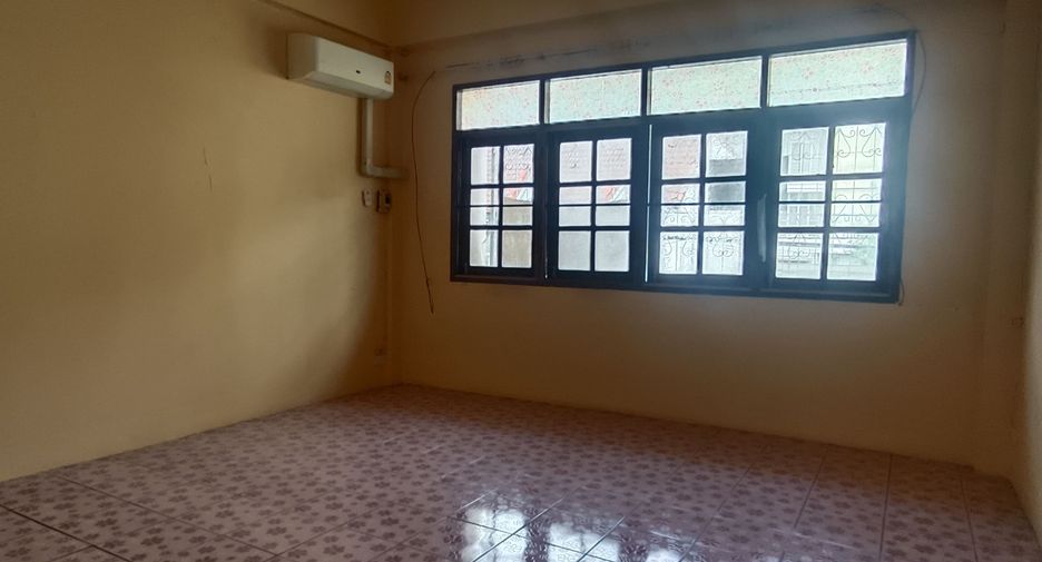Reihenhaus zum Kauf mit 3 Zimmer in Bang Khen, Bangkok