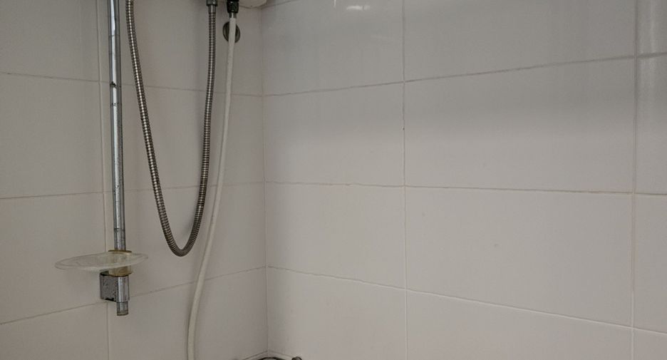 À louer et à vendre 1 chambre condo à Huai Khwang, Bangkok