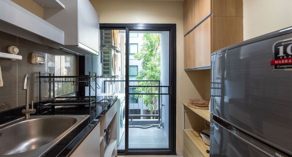 For sale 1 bed condo in Khlong Toei, Bangkok