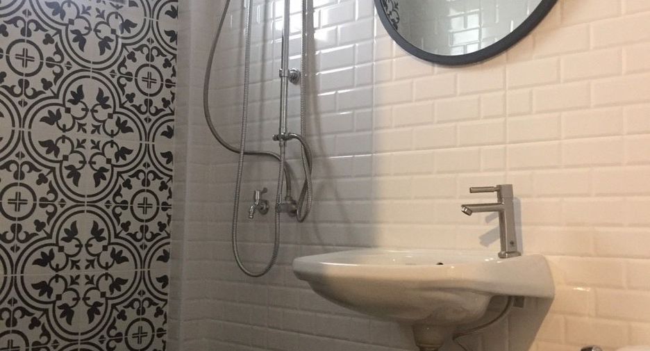 For rent 4 bedrooms townhouse in Suan Luang, Bangkok