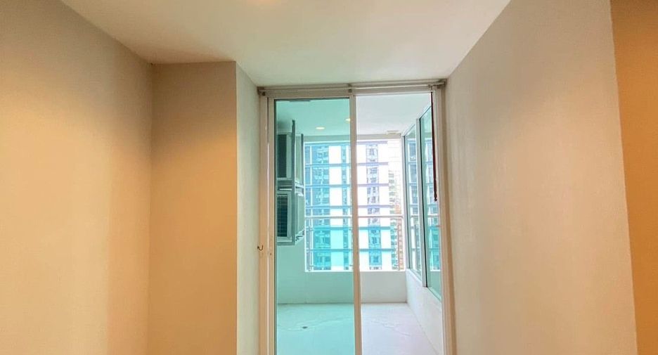 For sale 1 bed condo in Watthana, Bangkok
