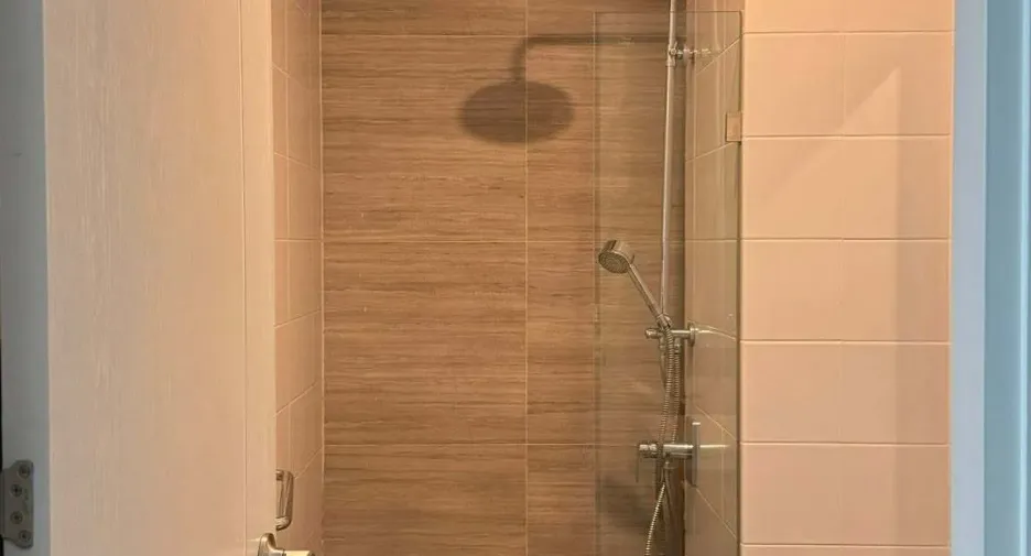 For rent 2 bedrooms condo in Bang Kapi, Bangkok