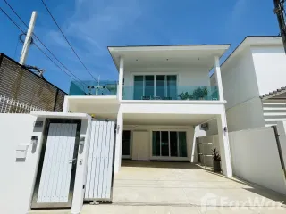 For rent 4 bedrooms villa in Mueang Phuket, Phuket