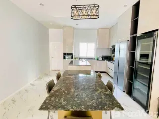 For rent 4 bedrooms villa in Mueang Phuket, Phuket