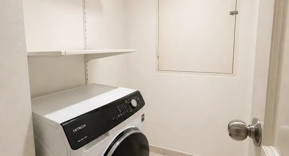 Продажа 3 спальни кондо в Щаттхана, Бангкок