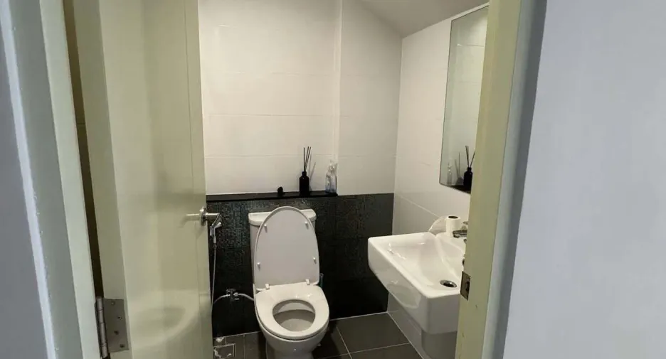 Casa en alquiler y en venta de 3 habitaciones en Bang Phli, Samut Prakan