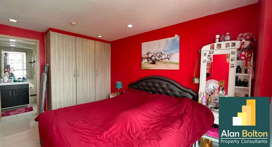 For sale 2 bedrooms condo in Pratumnak, Pattaya