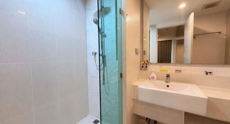 Продажа 2 спальни кондо в Йомтиен, Паттайя