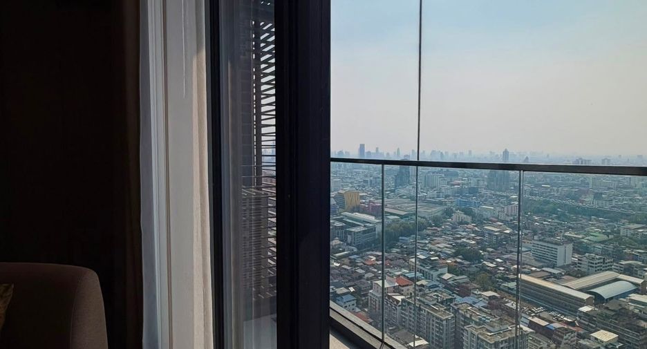 À louer 2 chambres condo à Pathum Wan, Bangkok