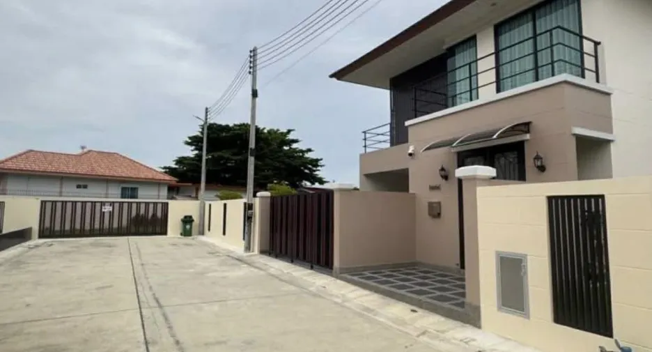 For sale 3 bedrooms house in East Pattaya, Pattaya