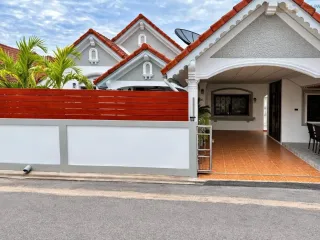Villa zum Kauf mit 4 Zimmer in Bang Lamung, Chonburi