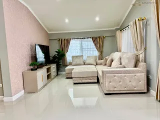 Villa zum Kauf mit 4 Zimmer in Bang Lamung, Chonburi