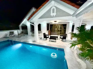 Villa zum Kauf mit 4 Zimmer in Bang Lamung, Chonburi