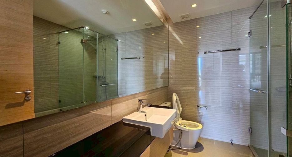 À louer 2 chambres condo à Watthana, Bangkok