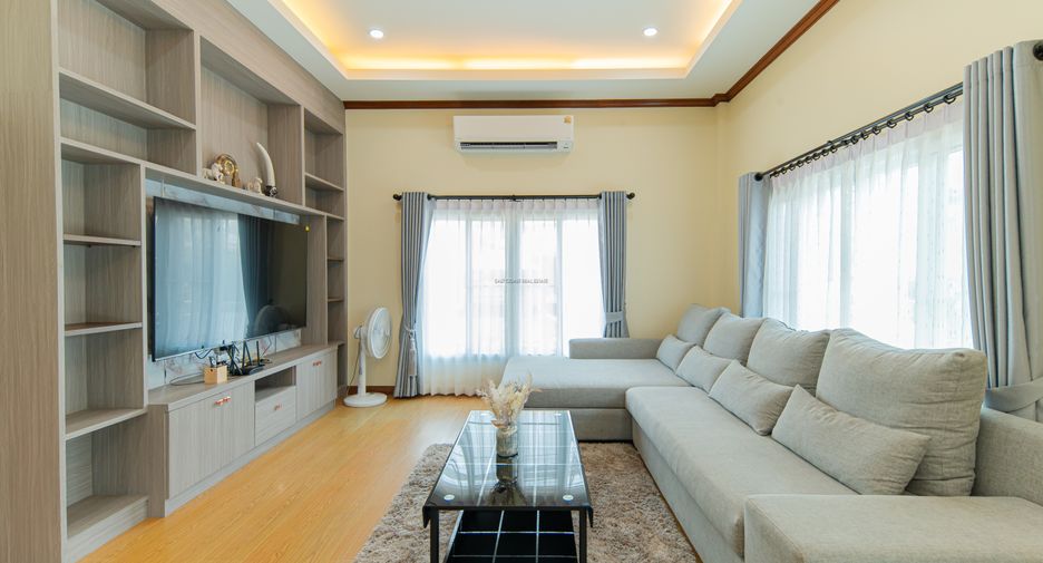 For rent 4 bedrooms house in East Pattaya, Pattaya
