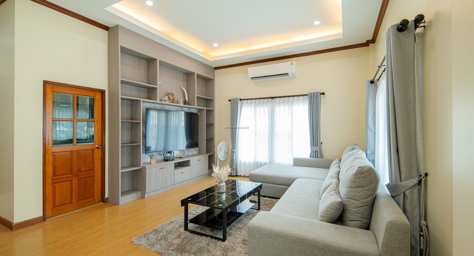 For rent 4 bedrooms house in East Pattaya, Pattaya