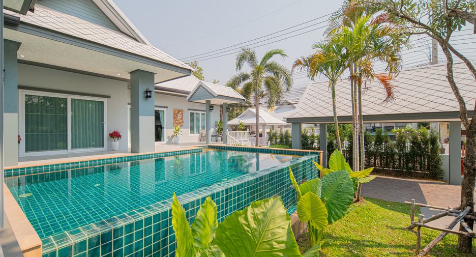 For rent 4 bedrooms house in East Pattaya, Pattaya