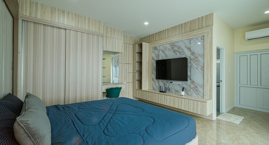 For rent 4 bedrooms house in East Pattaya, Pattaya