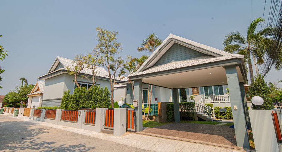 For rent 4 bedrooms house in East Pattaya, Pattaya