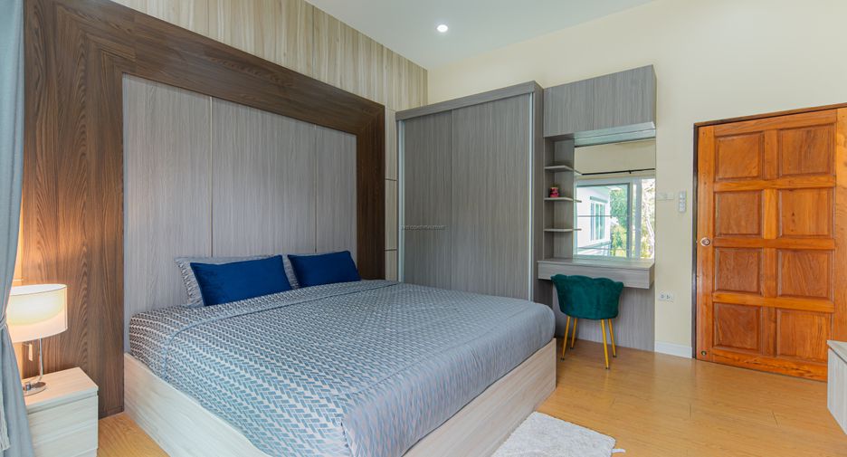 For rent 4 bedrooms house in East Pattaya, Pattaya