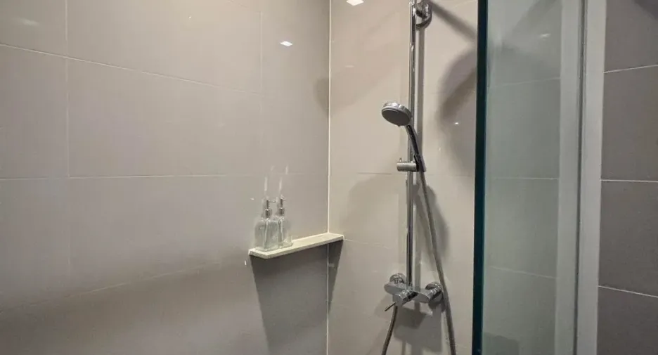 À vendre 1 chambre condo à Khlong Toei, Bangkok
