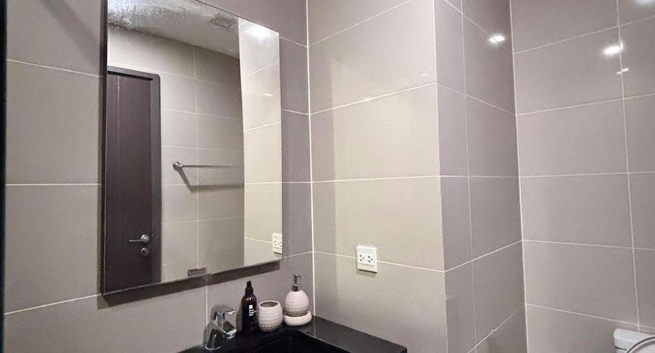 For sale 1 Beds condo in Khlong Toei, Bangkok